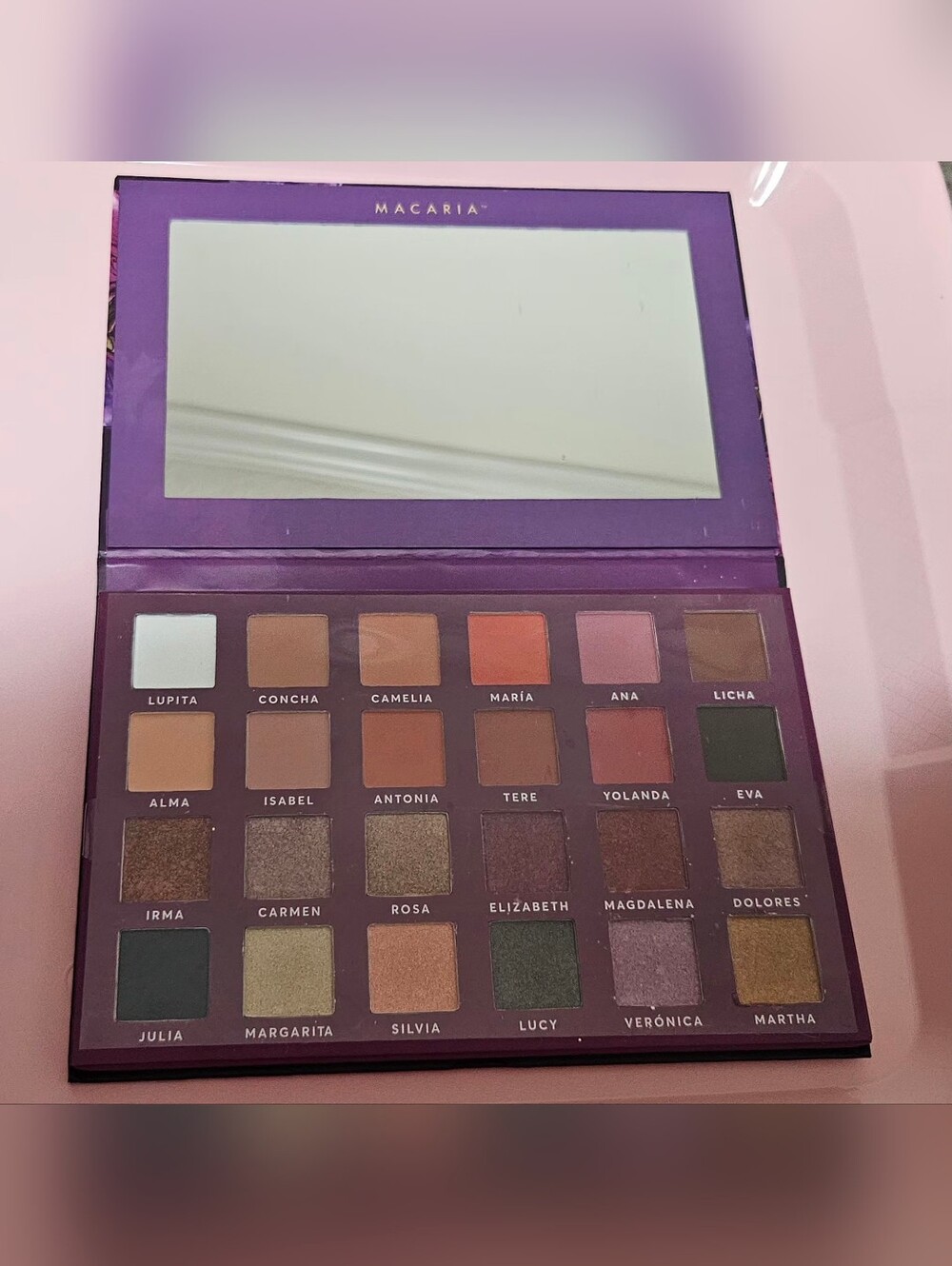 25-Color Purple & Neutral Eyeshadow Palette